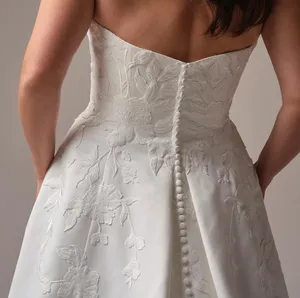 Maggie Sottero Wedding Dress White Size 10 thumbnail 4