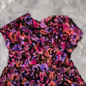 Charlotte Russe XS Floral Asymmetrical Hem Dress – Size XS thumbnail 3