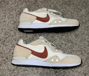 Nike Shoes thumbnail 1