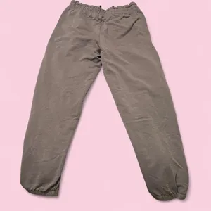 Under Armour grey sweatpants thumbnail 2