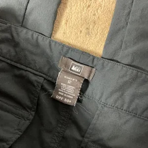REI Sahara Convertible Hiking Pants Women 12 Black Zip Off Cargo Trail UPF 50+ thumbnail 2