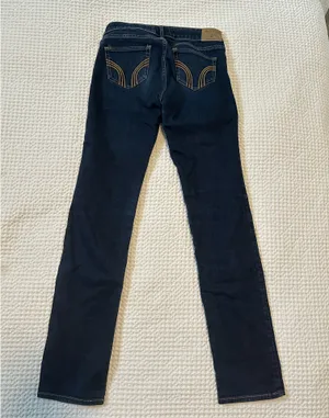 Hollister Straight-Leg Jeans thumbnail 2