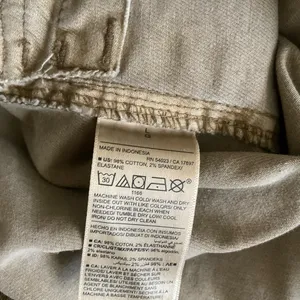 Old Navy Tan Cotton Blend Patch Pocket Shorts‎ Size Large thumbnail 5
