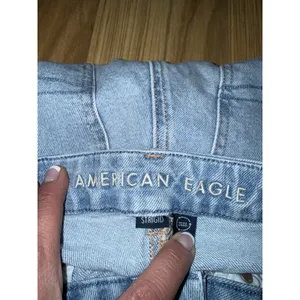 American Eagle Curvy Mom Jean Women's‎ Sz 00 Blue High Rise Distressed thumbnail 3