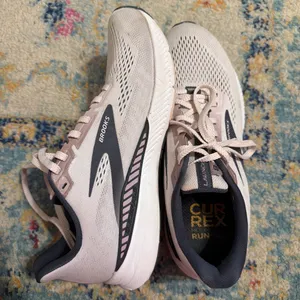 Brooks Running Shoes Women’s thumbnail 2