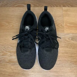 Nike Women’s Flex Experience Black Running Shoes thumbnail 5