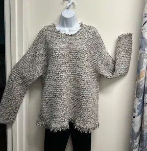 Cozy Textured Fringe Hem Women’s Sweater - Cream & Black thumbnail 1