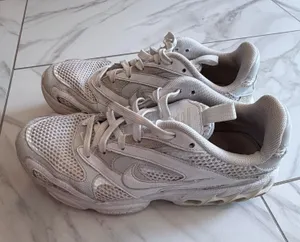 Nike Air Shoes. White size 8.5 thumbnail 1