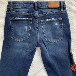 Zara Trafaluc Size 2 Skinny Jeans Multicolor Boho Floral Embroidered Distressed thumbnail 6