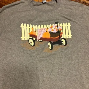 Ladies Small Fall Graphic Tshirt - never worn thumbnail 3