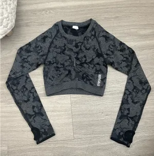 Gymshark Top Long Sleeve Crop thumbnail 1