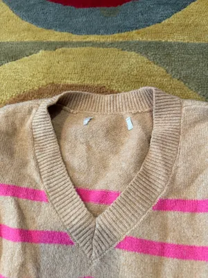New York & Company Pink Tan Stripe V Neck Sweater Preppy Y2K Style Women’s Small thumbnail 2