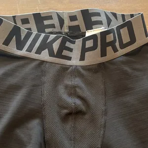 Nike Pro Training Leggings!‎ Size S thumbnail 3