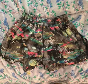 Lululemon Shorts Hotty Hot 2.5" thumbnail 1