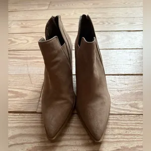 Vince Camuto Gardenia booties size 8 - see pics for wear thumbnail 3