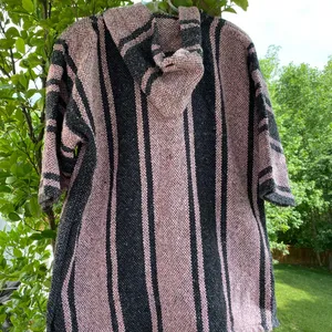 Vintage 5Focus Cotton Blend Pink & Gray Short‎ Sleeve Mexican Baja Poncho thumbnail 5