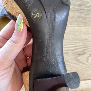 BCBG Paris Tan and Brown 90s vintage heels with Bows thumbnail 13