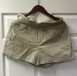 Athleta Shorts Trekkie North thumbnail 1