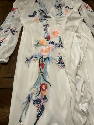 Hope & Ivy Maternity size 8-gorgeous embroidered wrap dress thumbnail 2