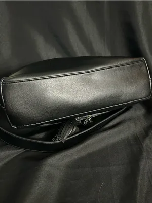 Nine West Black Leather Shoulder Bag Purse with Tassel Detail thumbnail 7