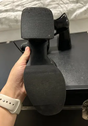 Heels Black Size 5.5 thumbnail 2