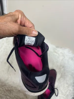 Brooks Ghost 12 Women's Black and Magenta Running Sneakers thumbnail 6