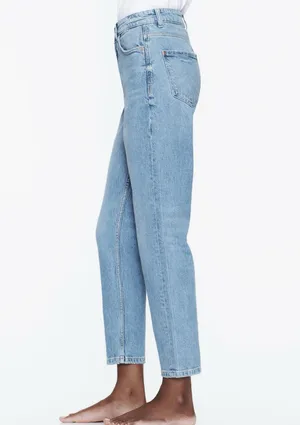 Mom Fit Jeans thumbnail 3