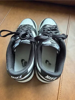 Nike Dunk Low Pandas Women’s Size 7.5 Black and White Sneakers DD1503-101 thumbnail 5