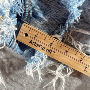 1154 | Levi's 501 High Waisted Distressed Denim Cutoff‎ Shorts Light Wash 26 thumbnail 5