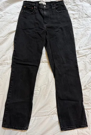 Abercrombie Curve Love 90s Straight High-Rise Black Jeans thumbnail 1