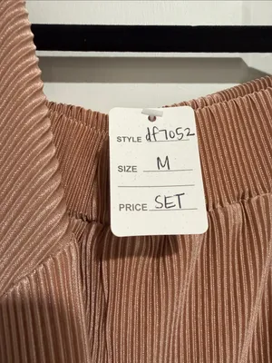NWT Dress Forum Ribbed Two-Piece Wide-Leg Set in Dusty Rose thumbnail 3