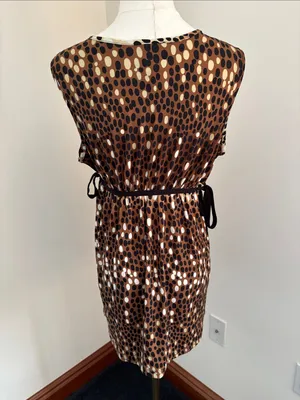 Sleeveless Brown Polka Dot V-Neck Blouse with Black Tie thumbnail 3