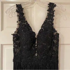 Sherri Hill Black Prom Dress thumbnail 3