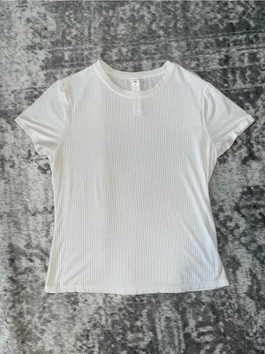 Alo Yoga Ribbed Sea Coast Short Sleeve T-Shirt thumbnail 3