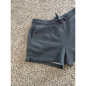 Amazon Essentials Women's Gray Sweat Shorts Size Medium‎ thumbnail 2