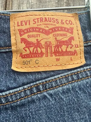 Levi’s Woman’s 501 C Curve Short Dark Wash Denim W24 Festival Coastal Cowgirl thumbnail 7