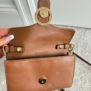 Michael kors wallet on chain thumbnail 6