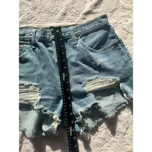 Levi’s 501 Women’s Cut Off Denim Shorts Size W32 Ripped Distressed thumbnail 10