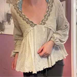 Miss Me Linen Babydoll Lace Embroidered V-Neck Top Flowy Coastal Cowgirl thumbnail 4