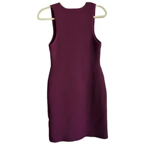 ✨Aritzia Babaton
Deep V Dress✨ thumbnail 2
