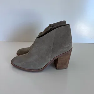 Jeffrey Campbell Women's Kamet 2 Taupe Suede Ankle‎ Booties thumbnail 4