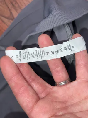 lululemon athletica grey Ruched Hem Leggings cropped size 6 thumbnail 5