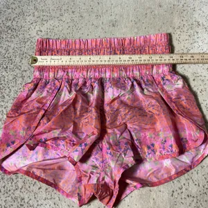 Natural Life Floral Smocked Running Shorts Womens‎ M Pink Orange Iridescent thumbnail 3