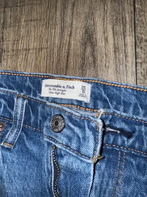 Abercrombie 90s Straight Ultra High-Rise Jeans Curve Love thumbnail 2