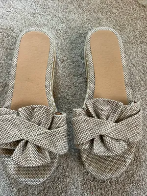 Wedge Heels Size 8.5 thumbnail 4