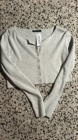 Sweater thumbnail 1