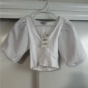Zara White Puff Sleeve Cropped Top NWT thumbnail 2