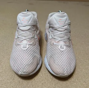 Nike Renew Run 2 Women’s 8.5 Pink White Running Shoes CU3505-603 thumbnail 1