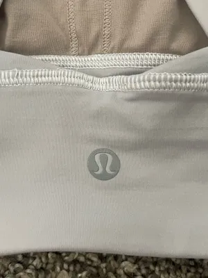 Women’s Lululemon Free To Be Moved Bra Silver Lilac Size 6 thumbnail 8