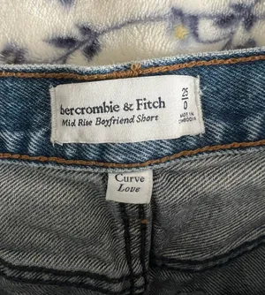 Abercrombie & Fitch Short thumbnail 3